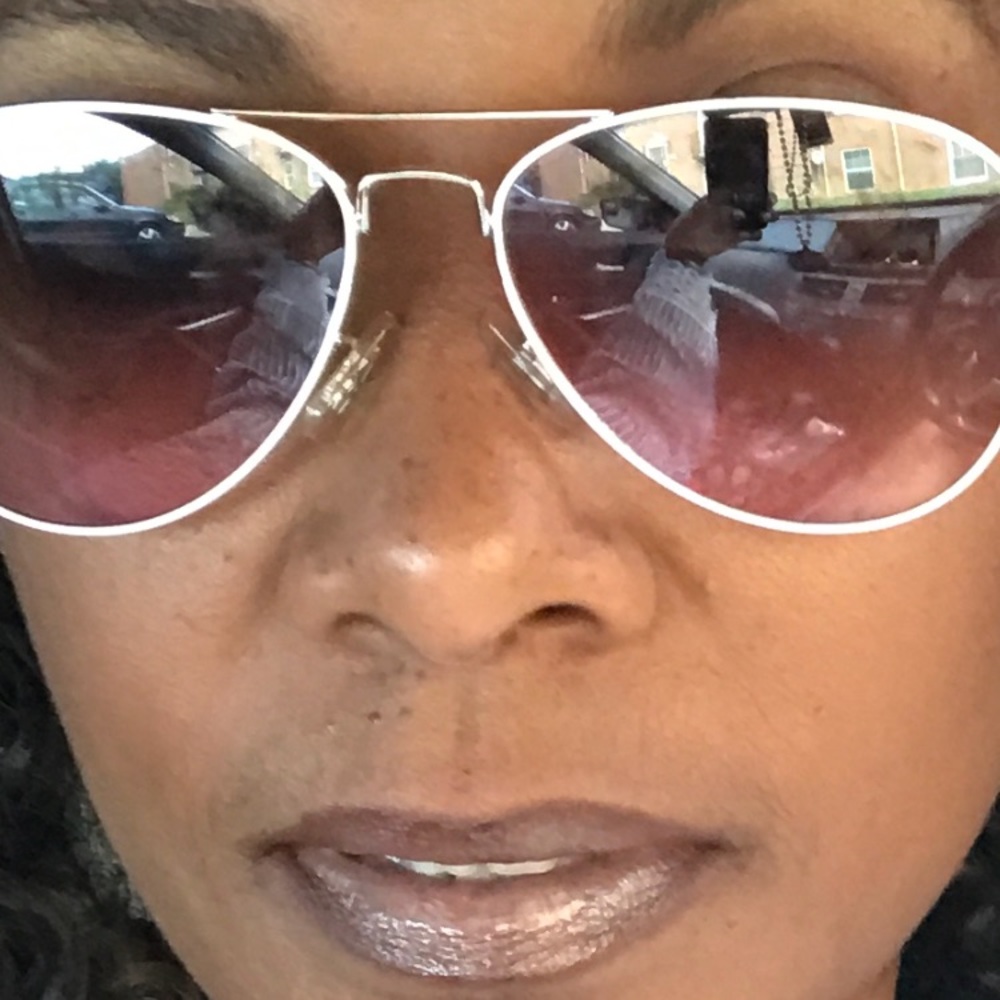 Meet your Posher, Valerie